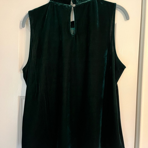 J. Crew Factory Emerald Green Velvet Sleeveless Top with Black Bow NWT - Picture 4 of 5